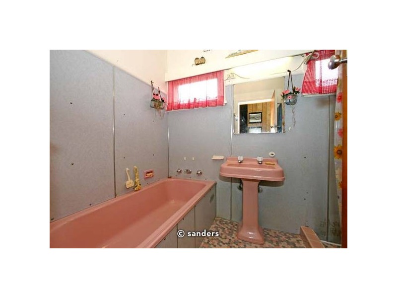 2 Blackbutt Avenue, Lugarno NSW 2210