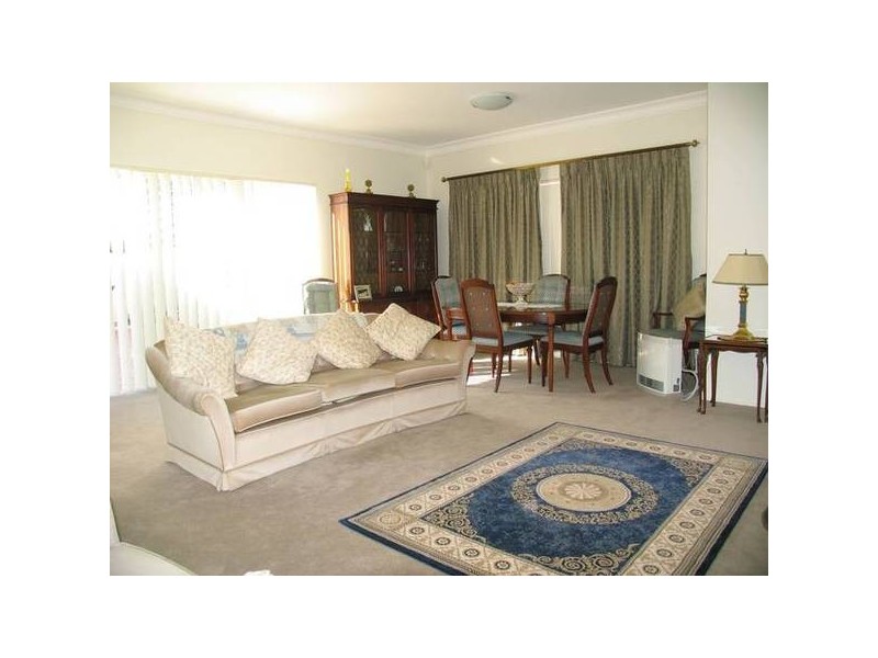 2/94 Belmore Road, Peakhurst NSW 2210