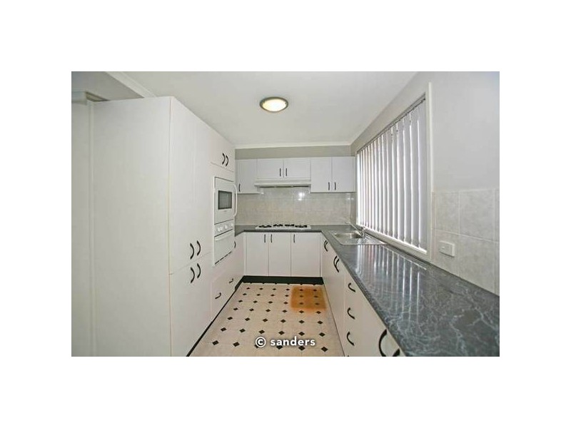 3/33 Kerrie Crescent, Peakhurst NSW 2210