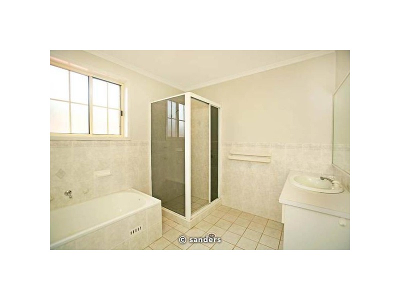 3/33 Kerrie Crescent, Peakhurst NSW 2210