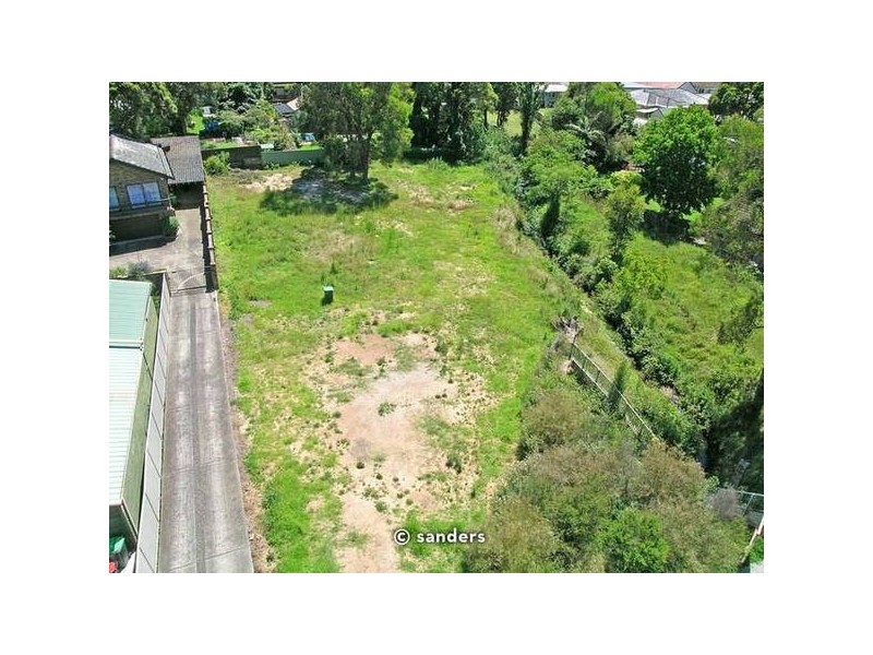 10 Clarendon Road, Peakhurst NSW 2210