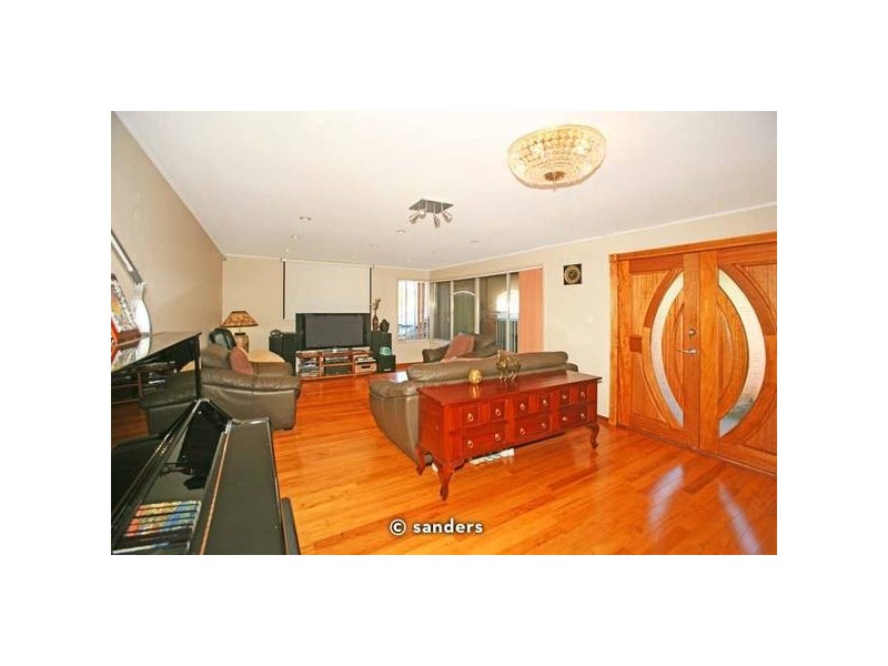 4 Shade Place, Lugarno NSW 2210