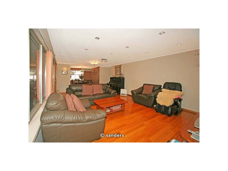 4 Shade Place, Lugarno NSW 2210