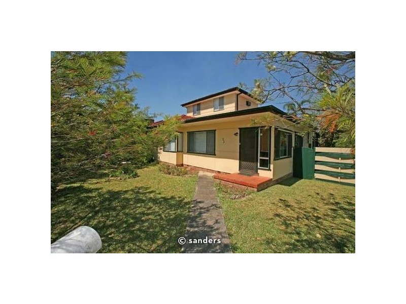 33 Clarendon Road, Peakhurst NSW 2210