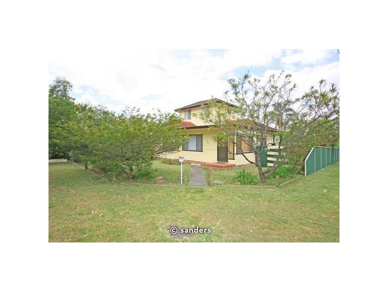 33 Clarendon Road, Peakhurst NSW 2210