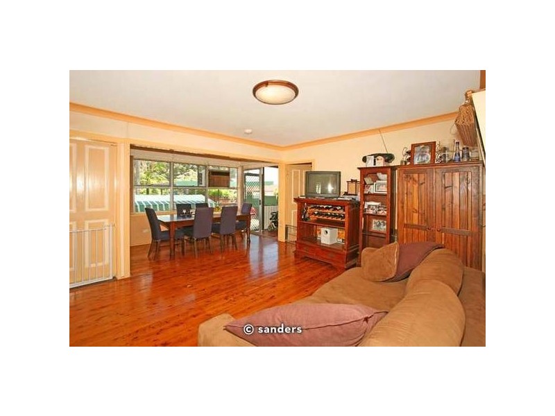 33 Clarendon Road, Peakhurst NSW 2210