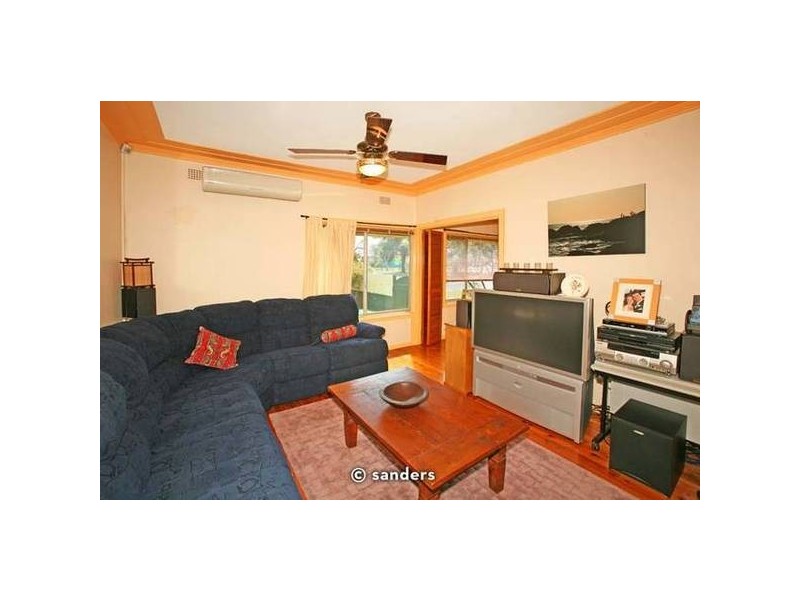 33 Clarendon Road, Peakhurst NSW 2210