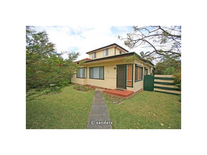 33 Clarendon Road, Peakhurst NSW 2210