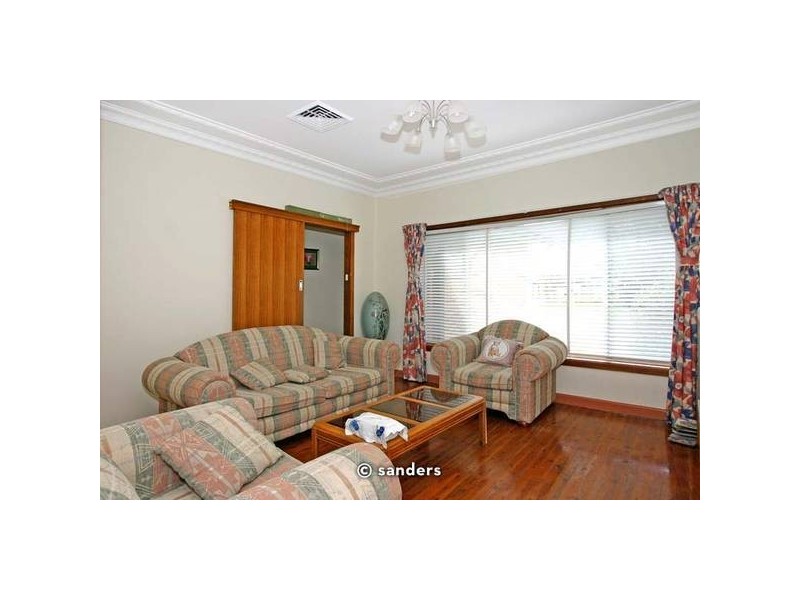 35 Beaumaris Crescent, Mortdale NSW 2223