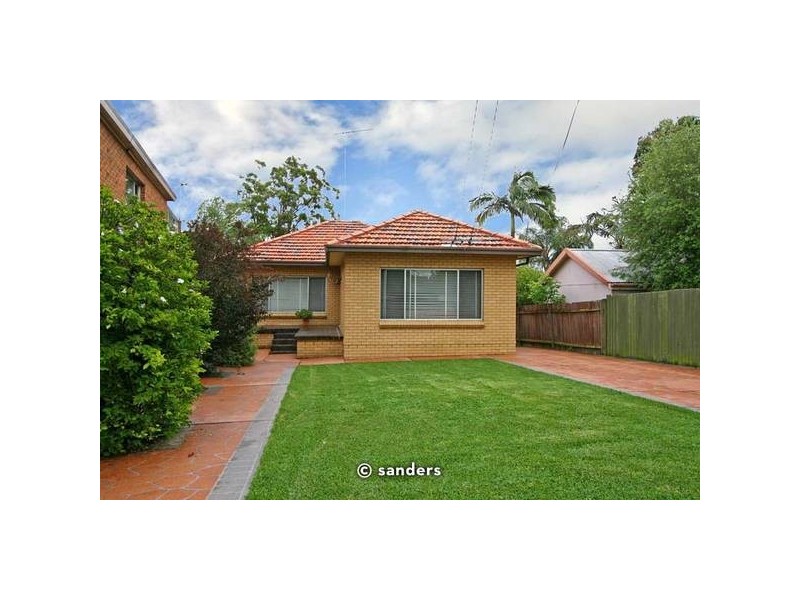 35 Beaumaris Crescent, Mortdale NSW 2223