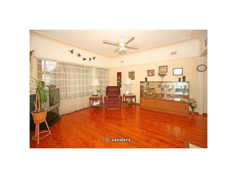 7 Walker Avenue, Peakhurst NSW 2210