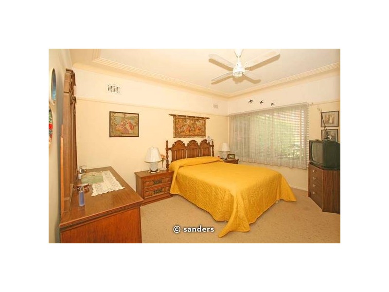 7 Walker Avenue, Peakhurst NSW 2210