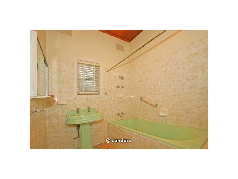 1 Glen Road, Oatley NSW 2223