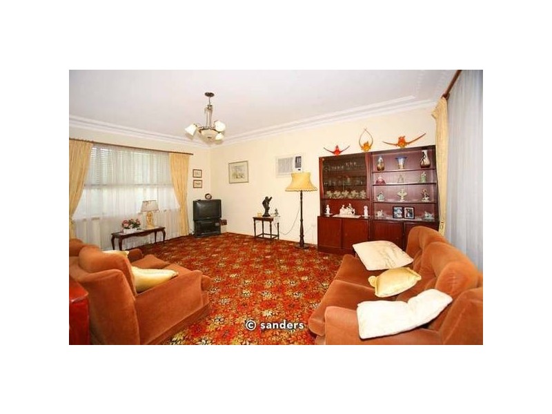 42 Lugarno Pde, Lugarno NSW 2210