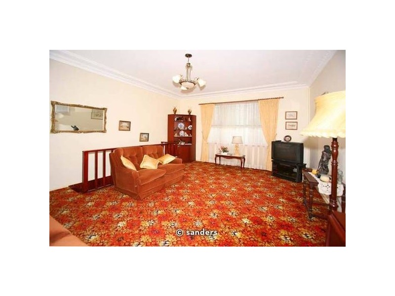 42 Lugarno Pde, Lugarno NSW 2210