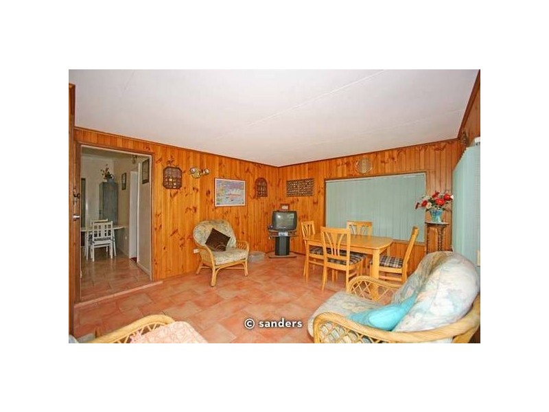 42 Lugarno Pde, Lugarno NSW 2210