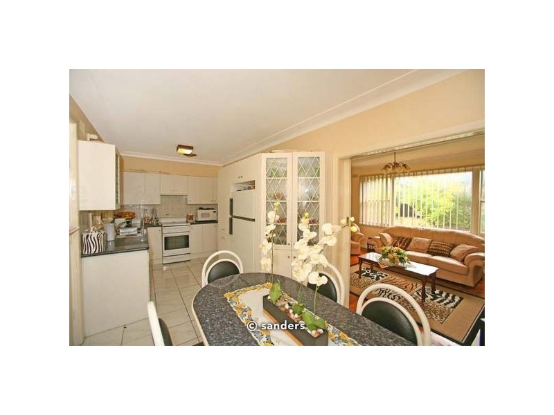 2 Dawn Street, Peakhurst NSW 2210