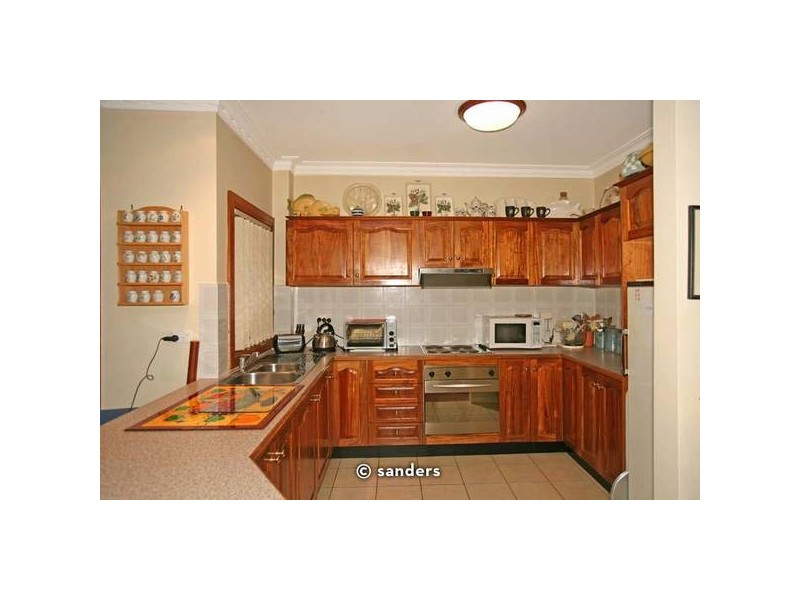 11b Johnstone St, Peakhurst NSW 2210