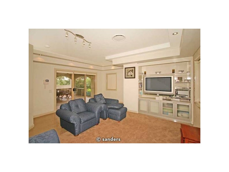 10 Illinga Place, Lugarno NSW 2210