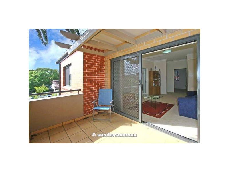 2/25-27 Henry Lawson Drive, Peakhurst NSW 2210