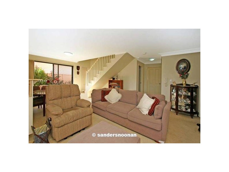 2/25-27 Henry Lawson Drive, Peakhurst NSW 2210