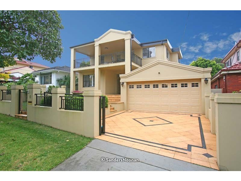 15 Monterra Avenue, Peakhurst Heights NSW 2210