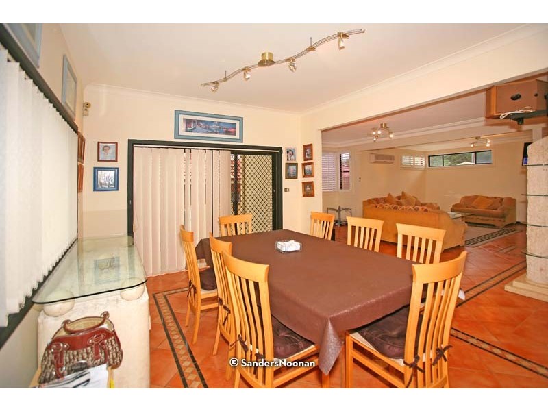 15 Monterra Avenue, Peakhurst Heights NSW 2210