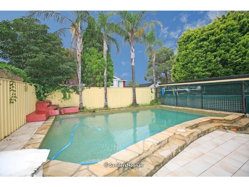 15 Monterra Avenue, Peakhurst Heights NSW 2210