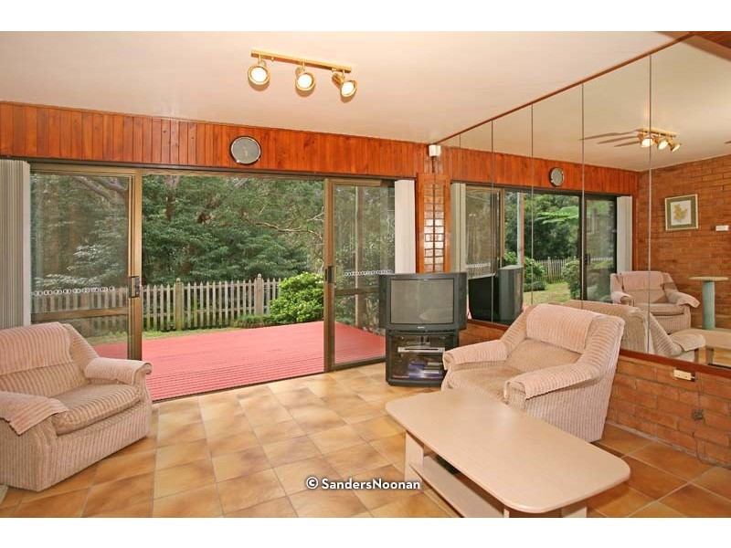 11 Ponderosa Place, Lugarno NSW 2210