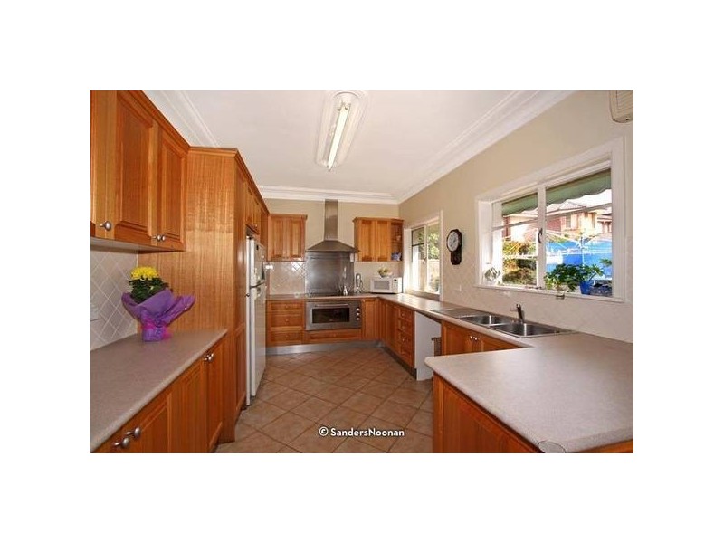 3 Bimbadeen Avenue, Lugarno NSW 2210