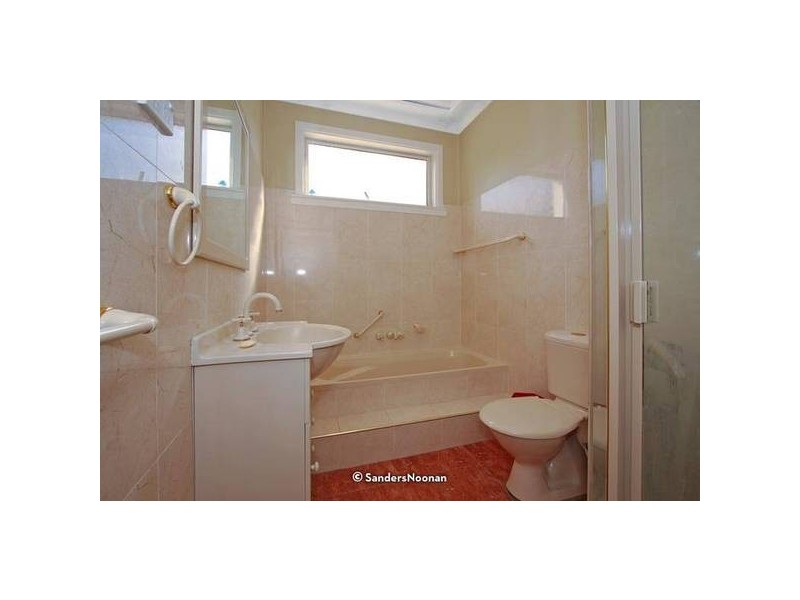 3 Bimbadeen Avenue, Lugarno NSW 2210