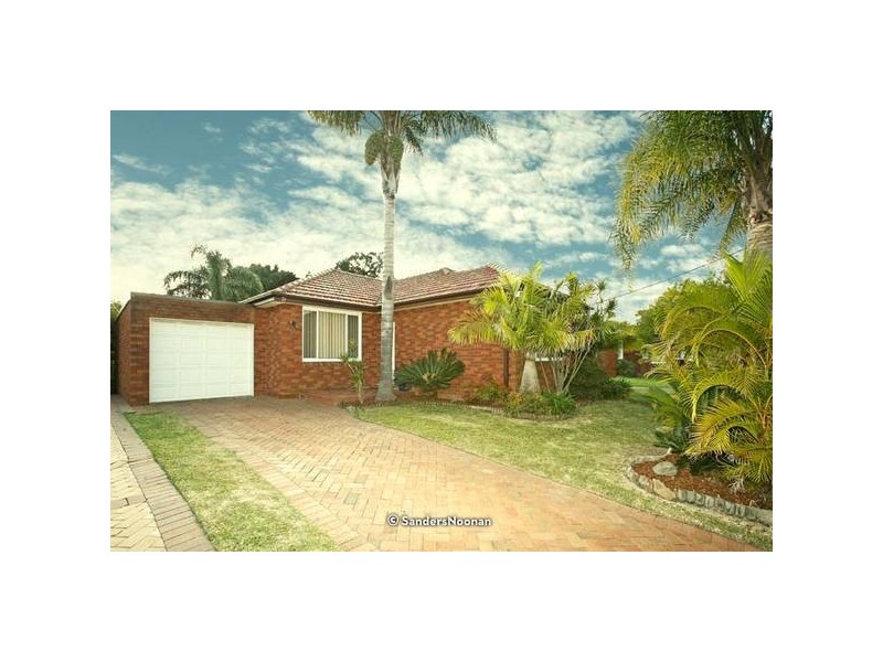 21 Denise Crescent, Peakhurst NSW 2210