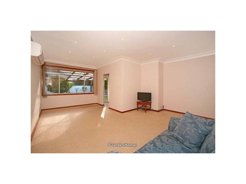 21 Denise Crescent, Peakhurst NSW 2210