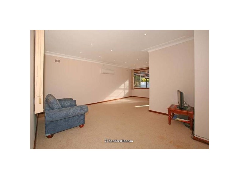 21 Denise Crescent, Peakhurst NSW 2210