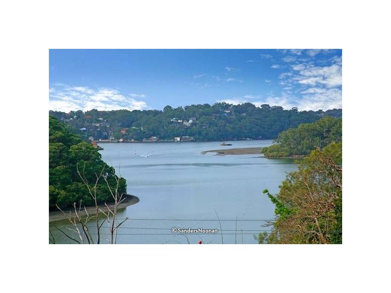 4/4 Woodcliff Parade, Lugarno NSW 2210