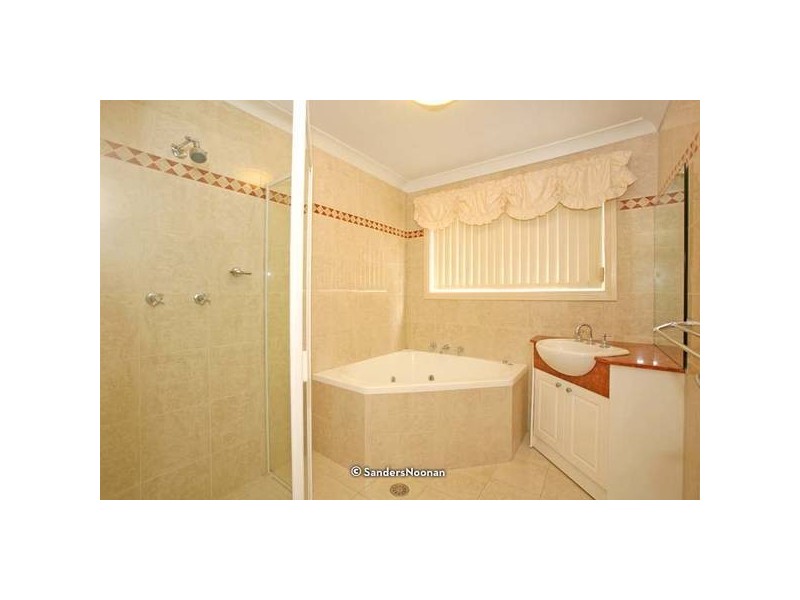 4/4 Woodcliff Parade, Lugarno NSW 2210