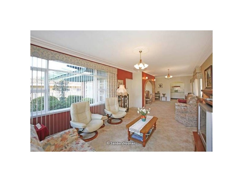 19 Kerrie Crescent, Peakhurst NSW 2210