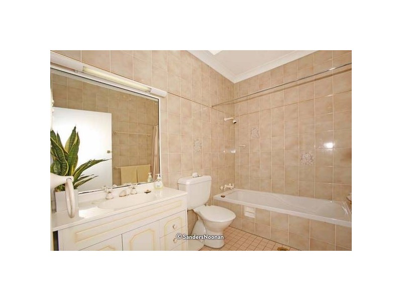 19 Kerrie Crescent, Peakhurst NSW 2210