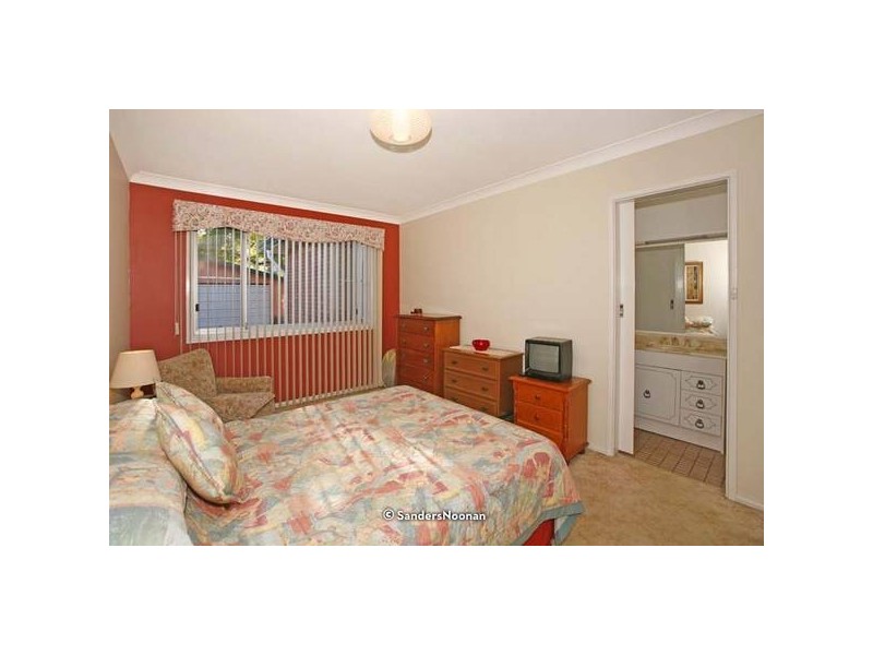 19 Kerrie Crescent, Peakhurst NSW 2210