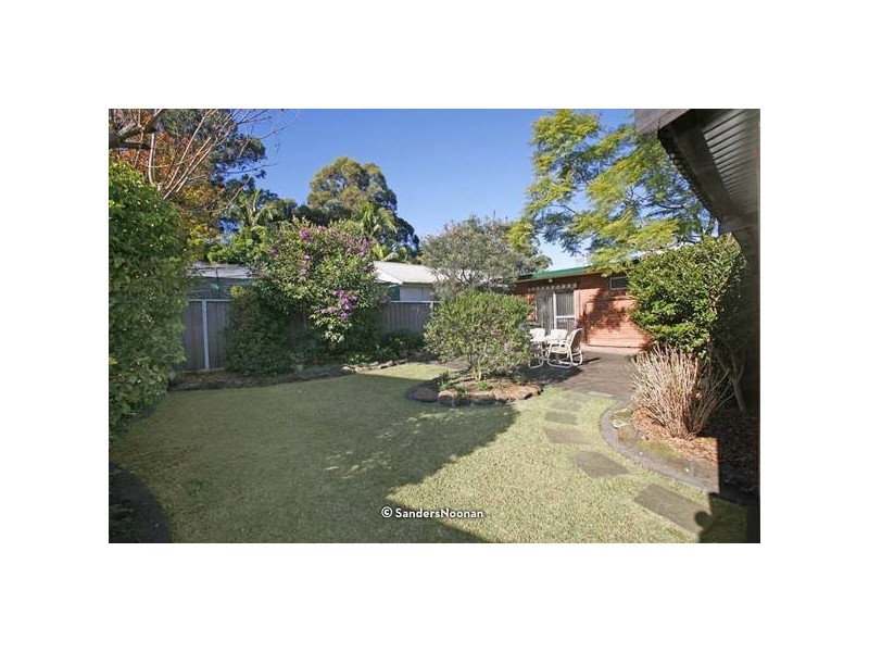 19 Kerrie Crescent, Peakhurst NSW 2210