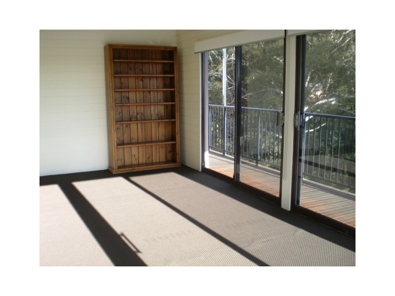 33 Allwood Crescent, Lugarno NSW 2210