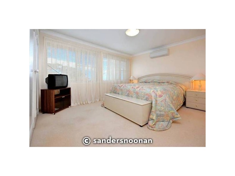 33 Lugarno Parade, Lugarno NSW 2210