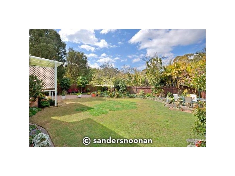 33 Lugarno Parade, Lugarno NSW 2210