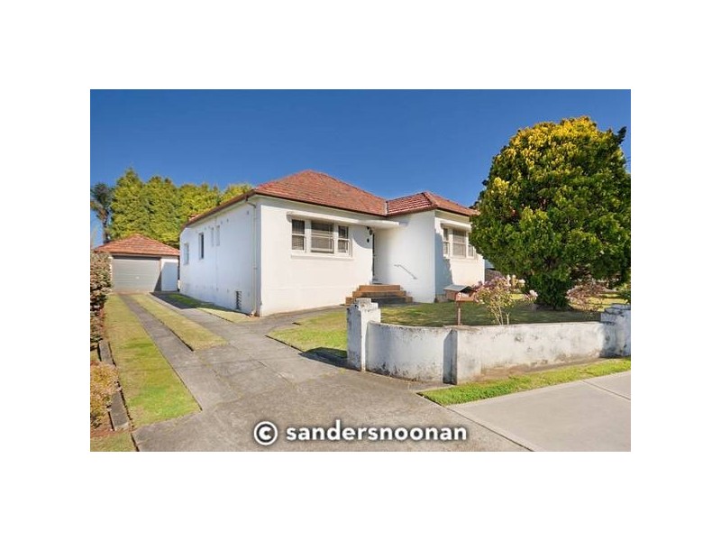 9 Highland Road, Peakhurst NSW 2210