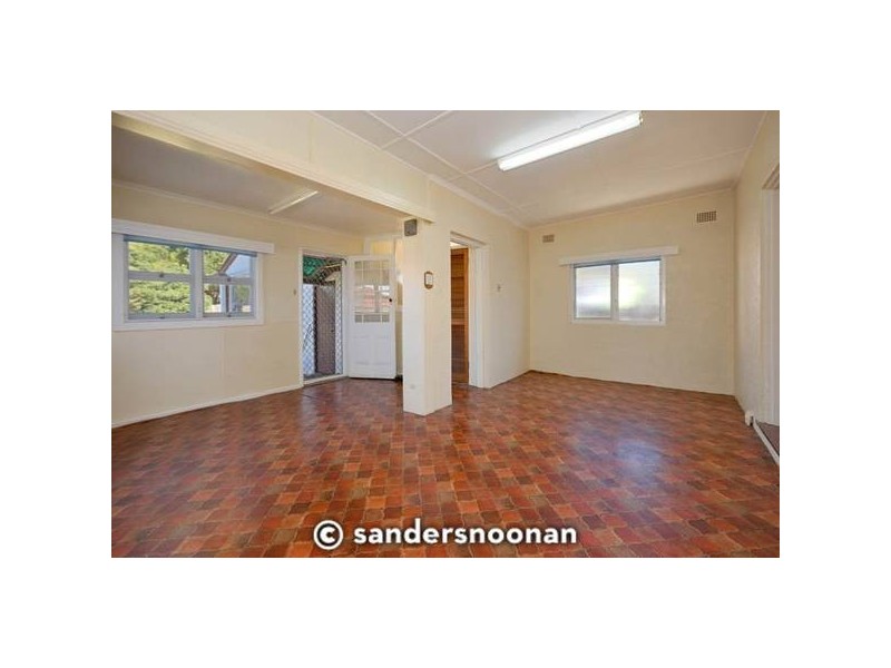 9 Highland Road, Peakhurst NSW 2210