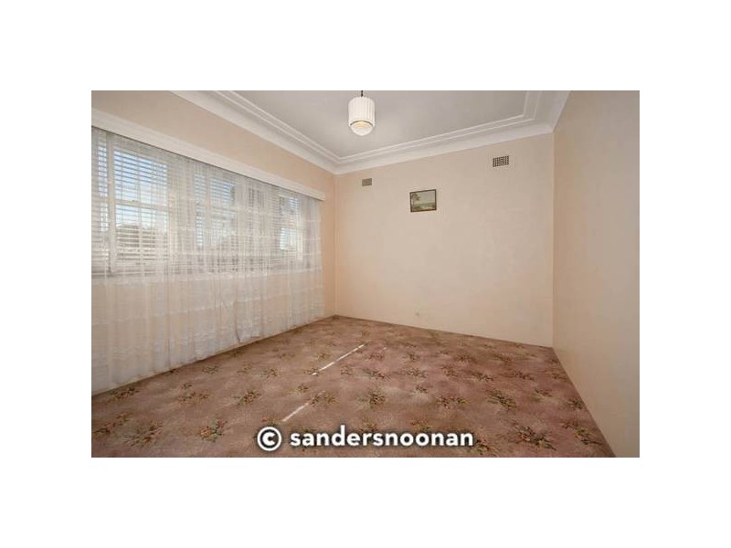 9 Highland Road, Peakhurst NSW 2210