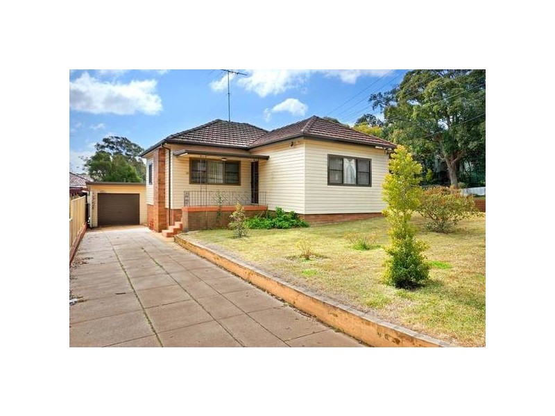 10 Trafalgar Street, Peakhurst NSW 2210