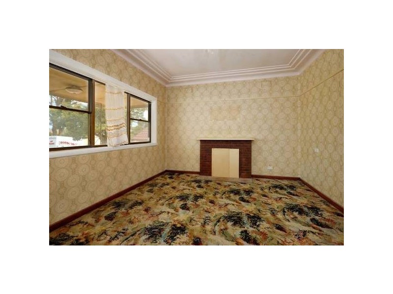 10 Trafalgar Street, Peakhurst NSW 2210