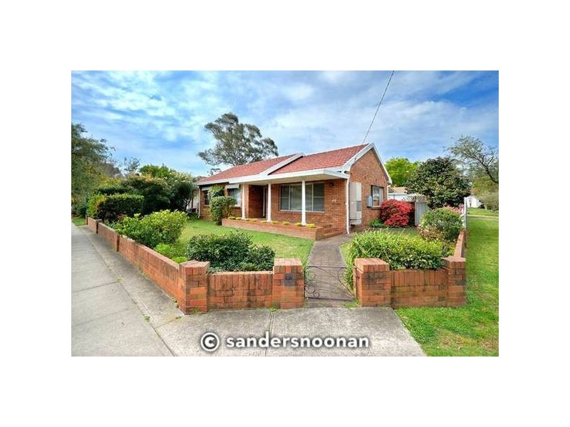 40 Ogilvy Street (South), Peakhurst NSW 2210