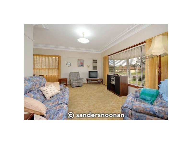 40 Ogilvy Street (South), Peakhurst NSW 2210